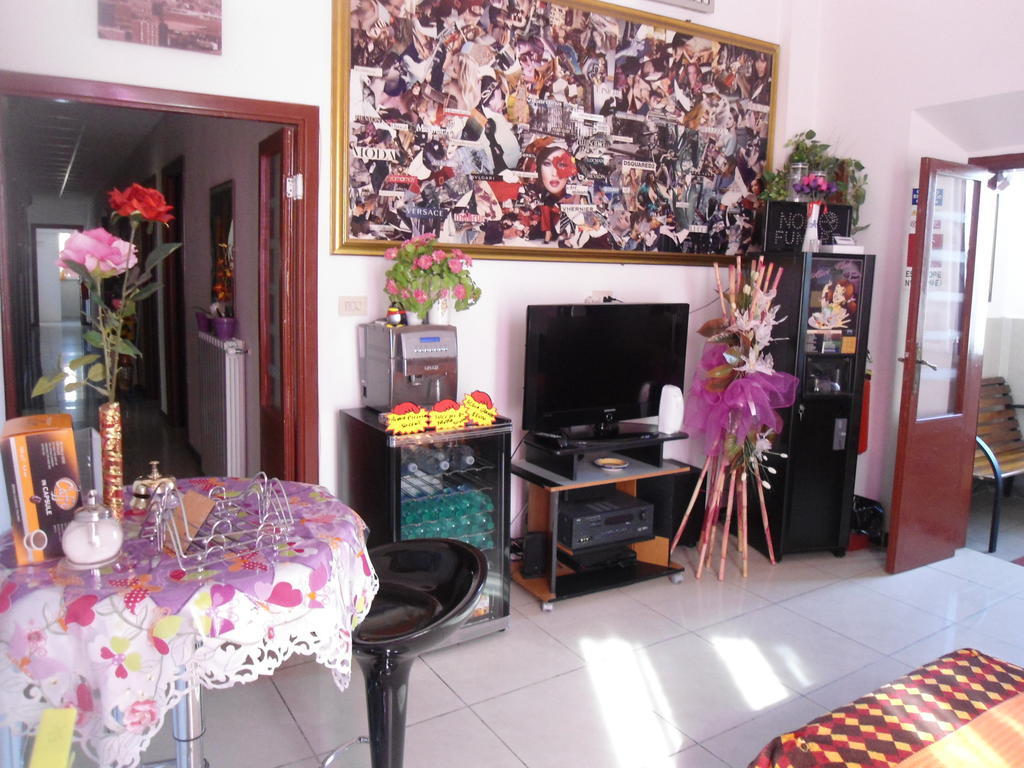 Hotel Houston Livorno - Struttura Esclusivamente Turistica - Not For Business Or Workers מראה חיצוני תמונה