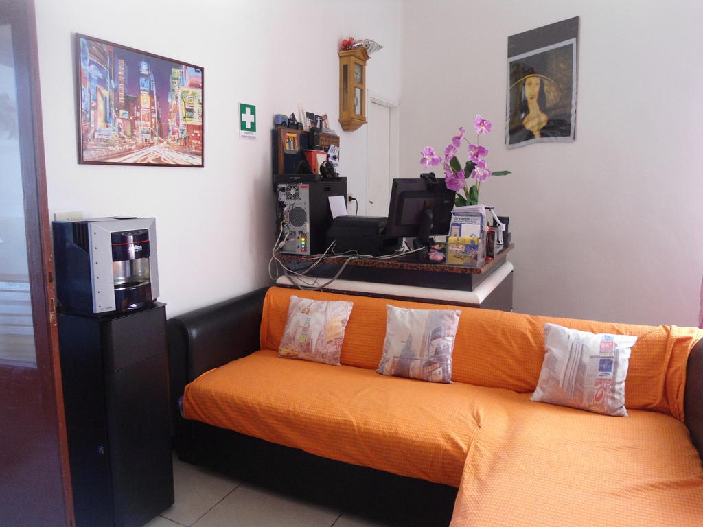 Hotel Houston Livorno - Struttura Esclusivamente Turistica - Not For Business Or Workers מראה חיצוני תמונה