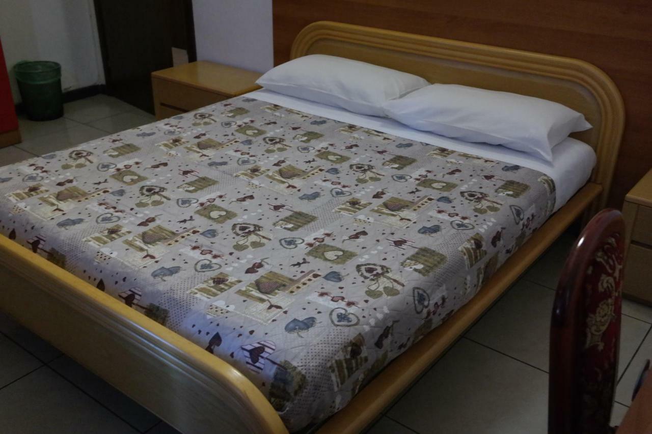 Hotel Houston Livorno - Struttura Esclusivamente Turistica - Not For Business Or Workers מראה חיצוני תמונה
