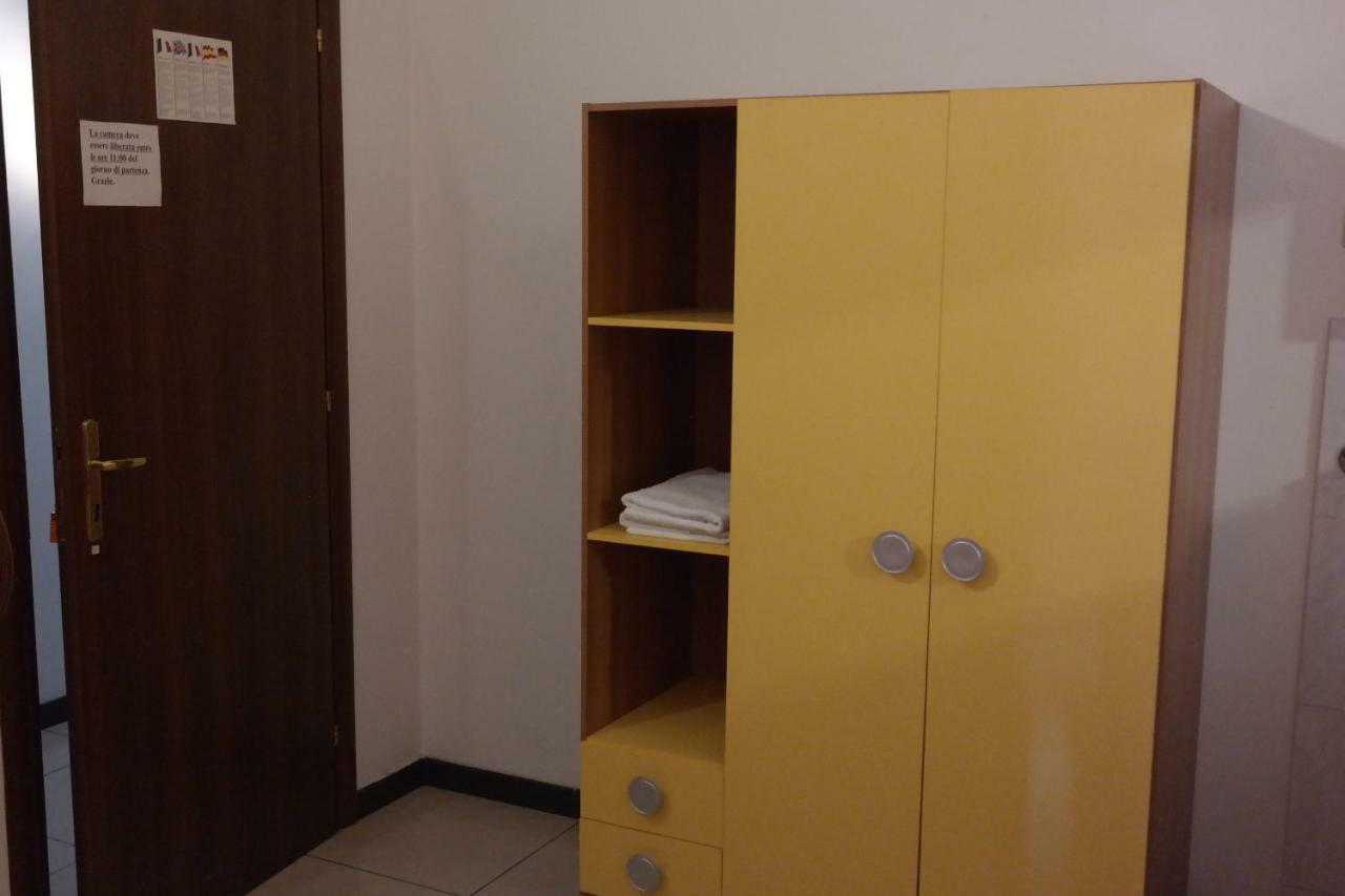 Hotel Houston Livorno - Struttura Esclusivamente Turistica - Not For Business Or Workers מראה חיצוני תמונה