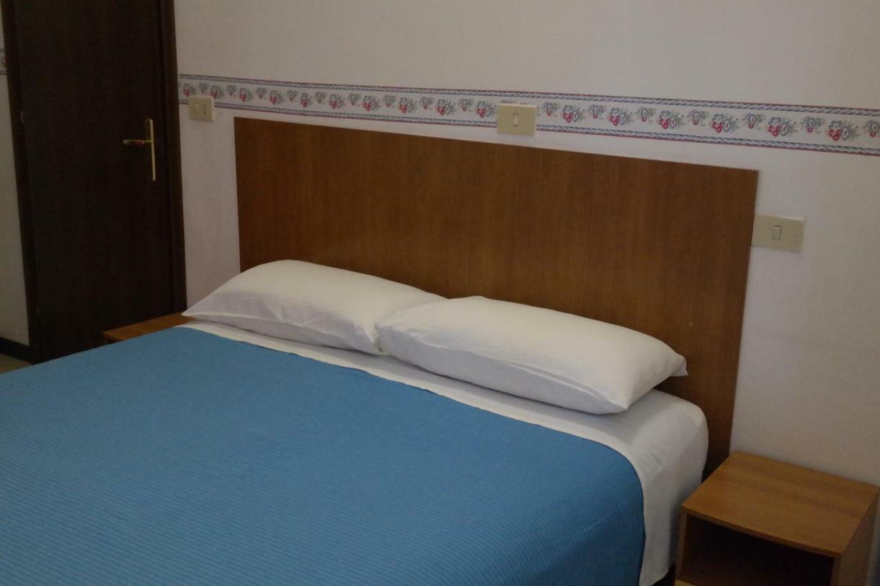 Hotel Houston Livorno - Struttura Esclusivamente Turistica - Not For Business Or Workers מראה חיצוני תמונה