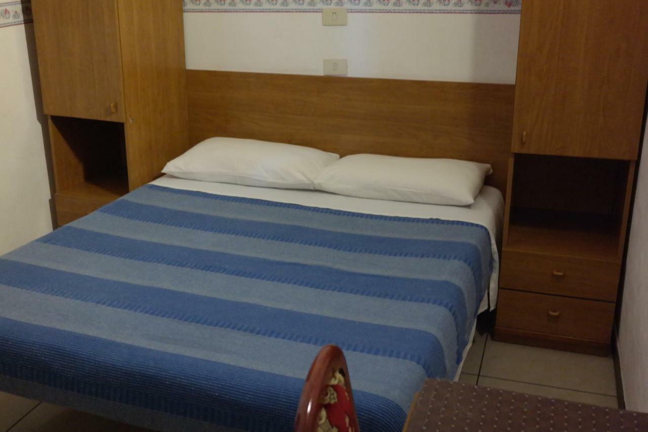 Hotel Houston Livorno - Struttura Esclusivamente Turistica - Not For Business Or Workers מראה חיצוני תמונה