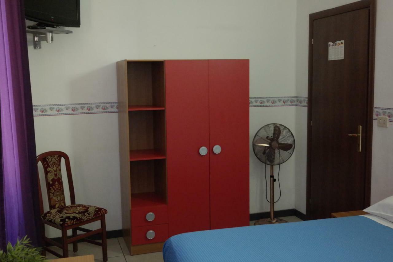 Hotel Houston Livorno - Struttura Esclusivamente Turistica - Not For Business Or Workers מראה חיצוני תמונה