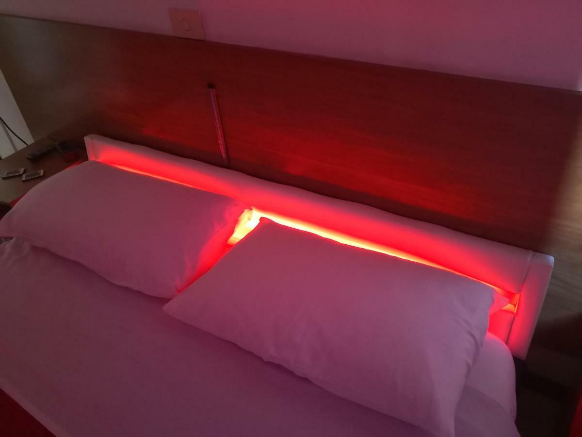Hotel Houston Livorno - Struttura Esclusivamente Turistica - Not For Business Or Workers מראה חיצוני תמונה