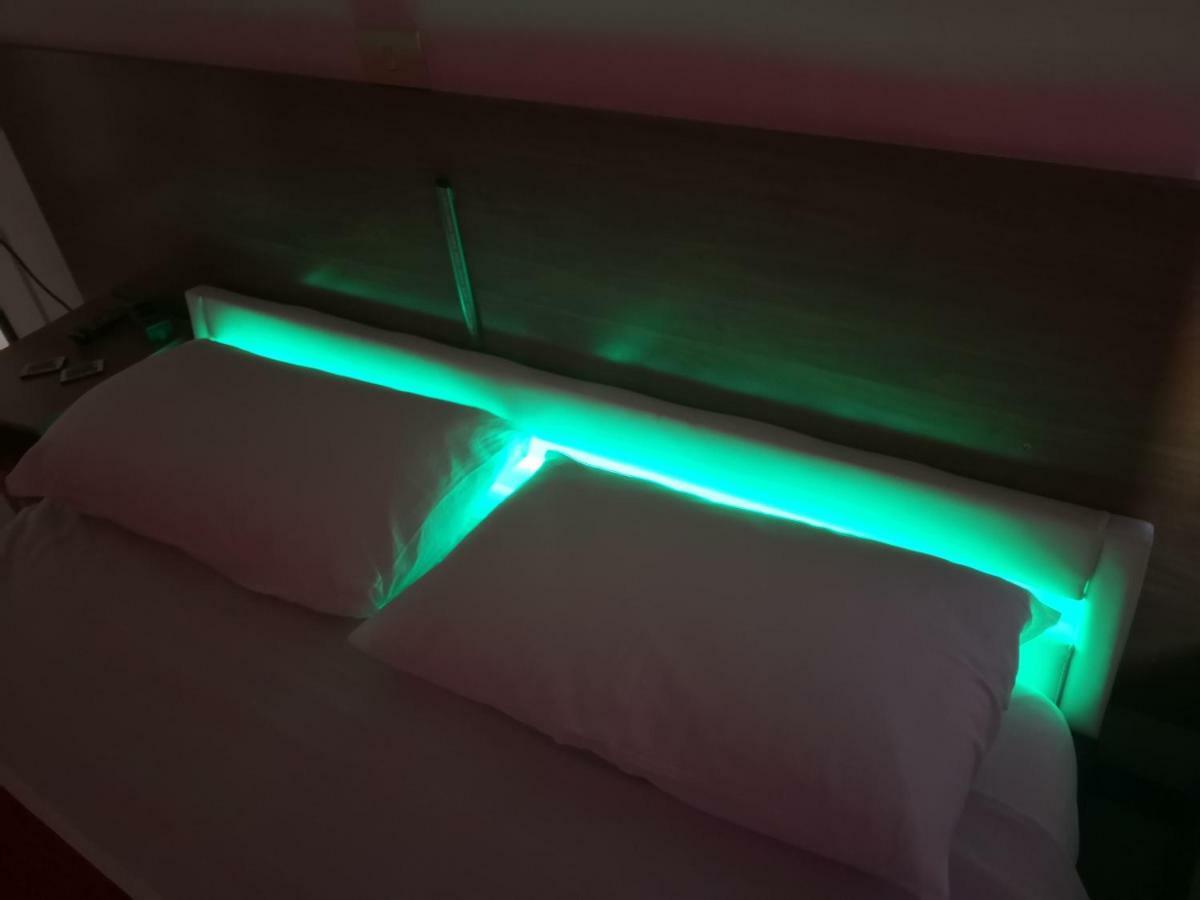 Hotel Houston Livorno - Struttura Esclusivamente Turistica - Not For Business Or Workers מראה חיצוני תמונה